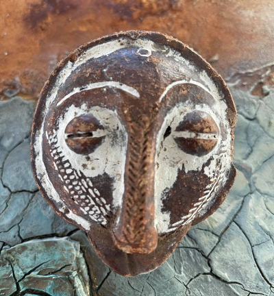 Half Afrikaans masker